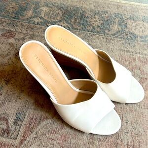 Veronica beard Dali Wedge Sandal (Snow)
